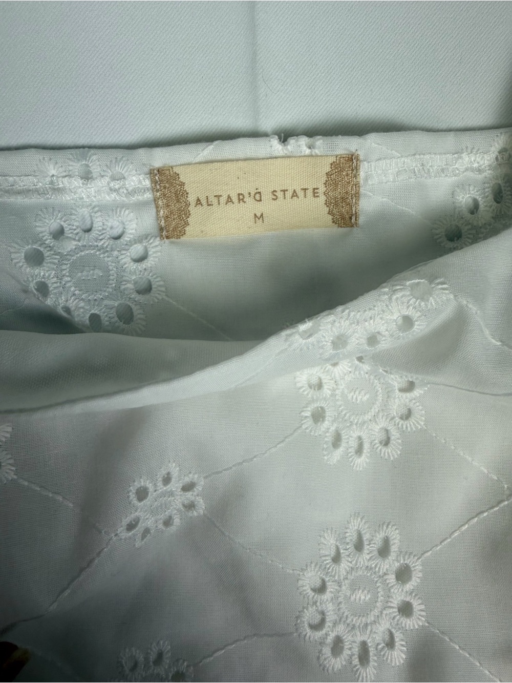 Babydoll Style- Altar'd State White Eyelet Peasant Puff Sleeve Top Medium - Picture 4 of 11